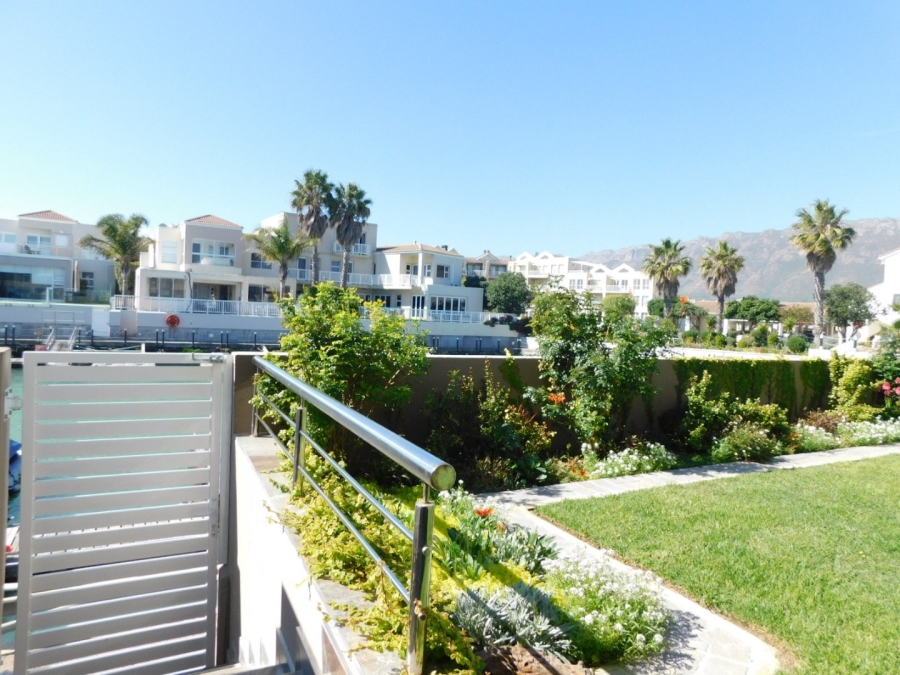4 Bedroom Property for Sale in Harbour Island Western Cape
